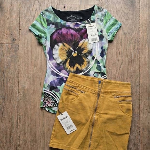 [데시구알] 팬지 플라워 패턴 유니크 반팔 티셔츠 (S)