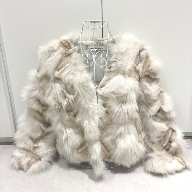 화이트 폭스퍼 자켓