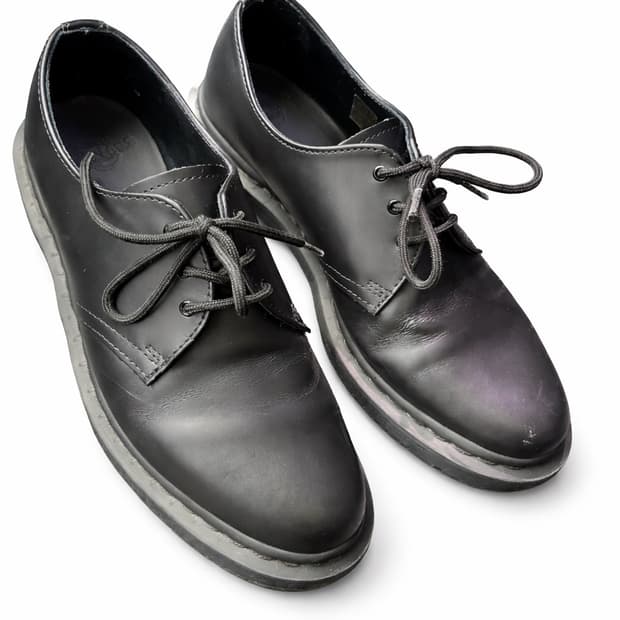 닥터마틴 모노블랙 uk 9 3홀 ( 275-280 )