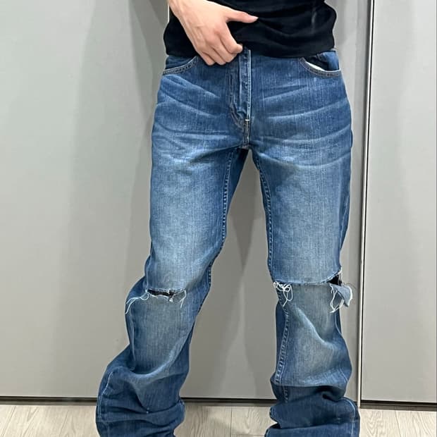     Levi’s 551 Distressed Denim W30 L34