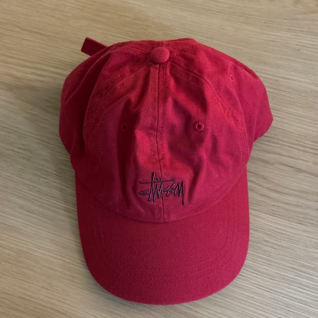 Stussy 레드 로고 볼캡