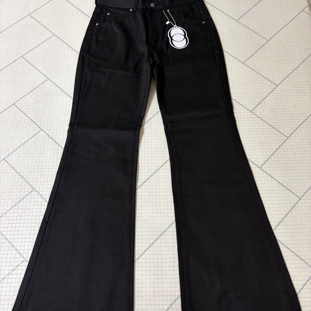 엘무드 잔느 플레어 퓨어블랙 44