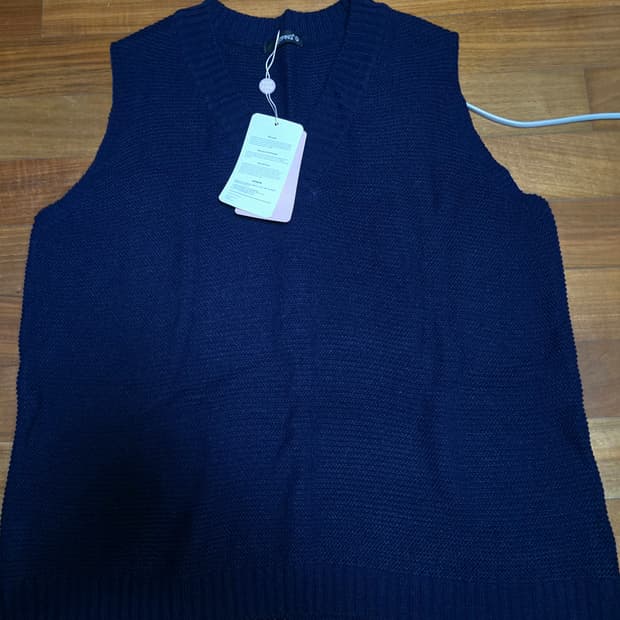 핫핑 브이넥 네이비 니트