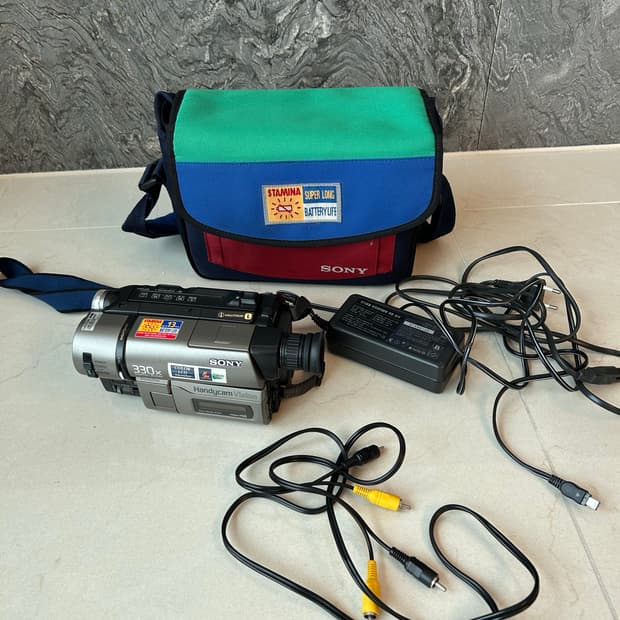 소니 핸디캠 CCD-TRV46 캠코더