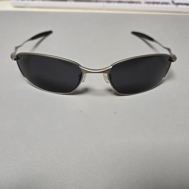 오클리 Ti 위스커 풀티타늄