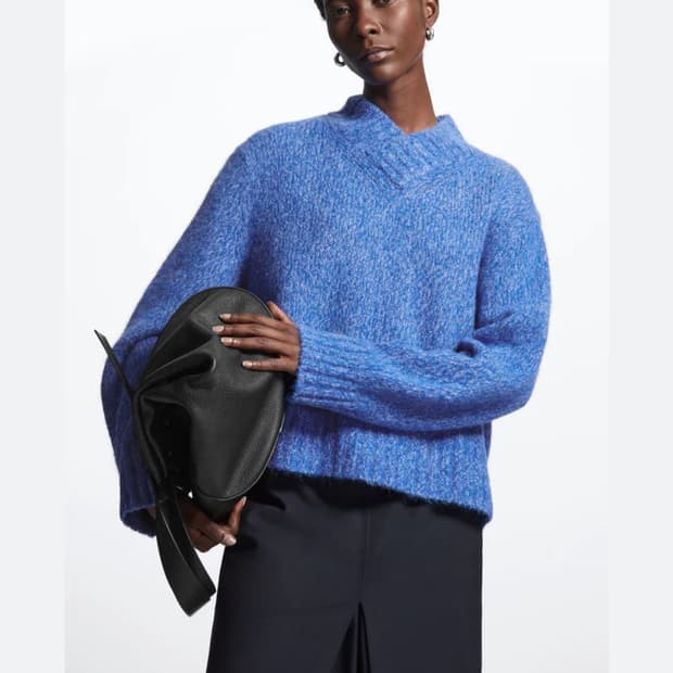 [상태최상] COS 코스 알파카·울 블렌드 니트 스웨터 (라이트 블루)