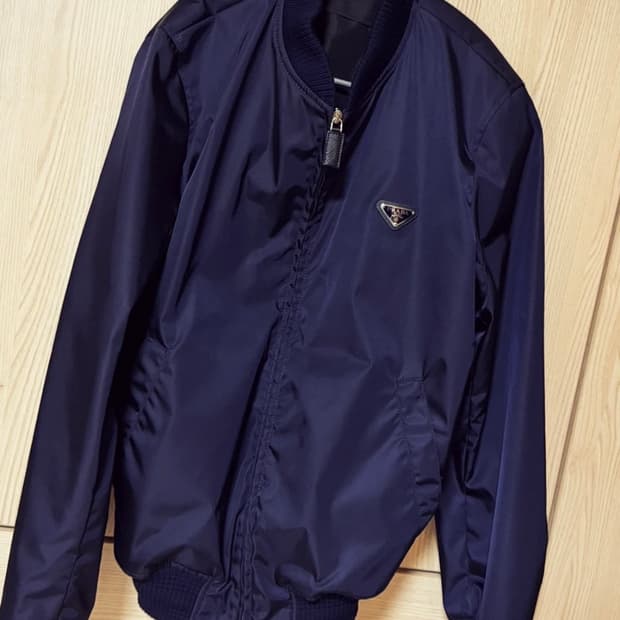 프라다 리나일론 봄버 자켓