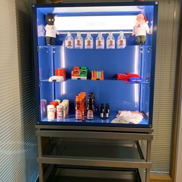 라이팅 이동 진열장