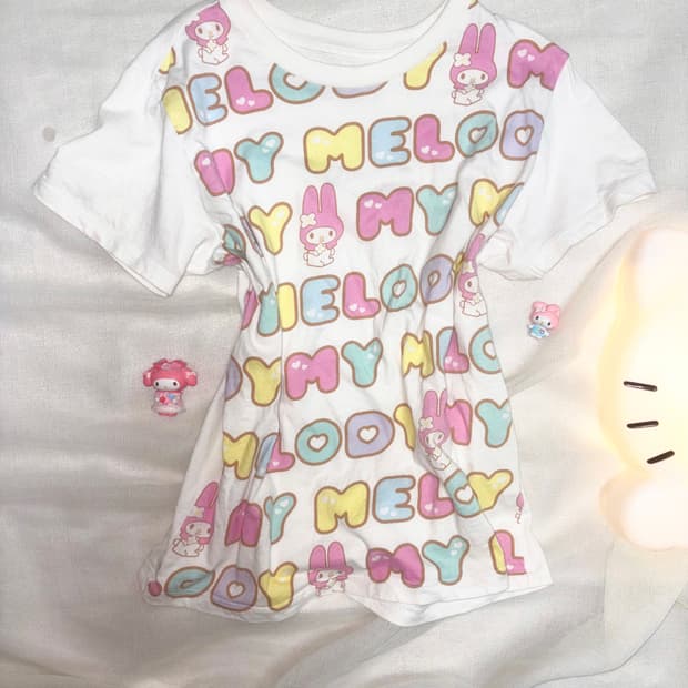 일본유니클로 마이멜로디 화이트 반팔 탑 상의