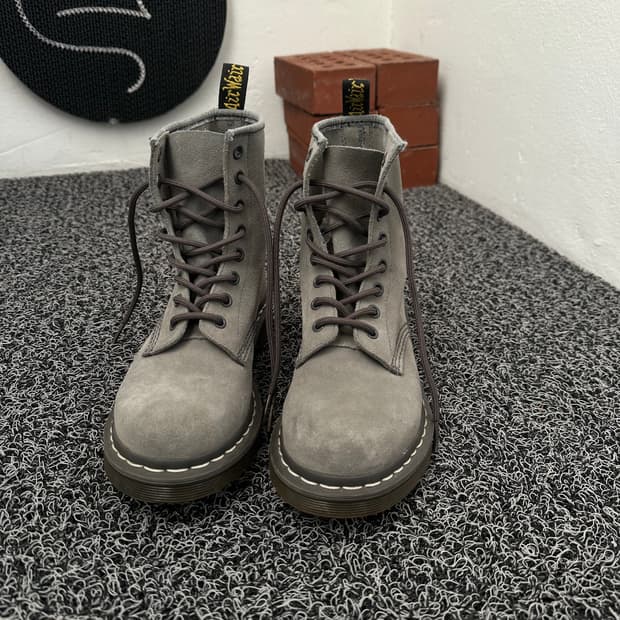 닥터마틴 스웨이드 부츠 UK4 / 235