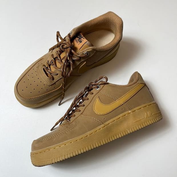 나이키 플랙스 된장 에어포스 스니커즈 Q1309