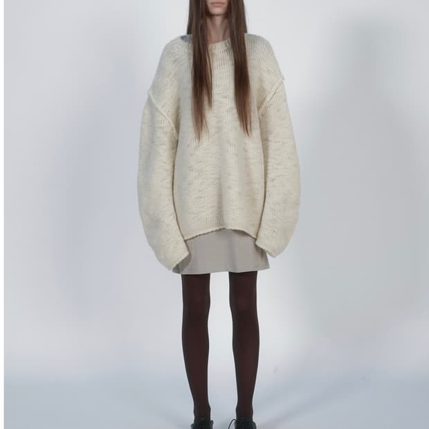 낫띵에브리띵 BALLOON SLEEVE SWEATER IN IVORY