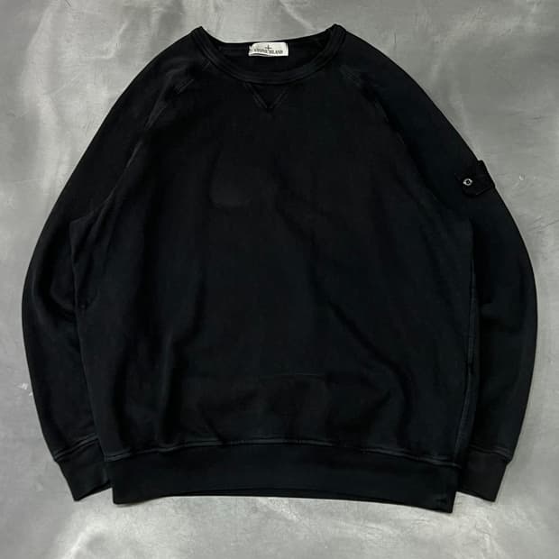  스톤아일랜드 와펜 맨투맨 y15543