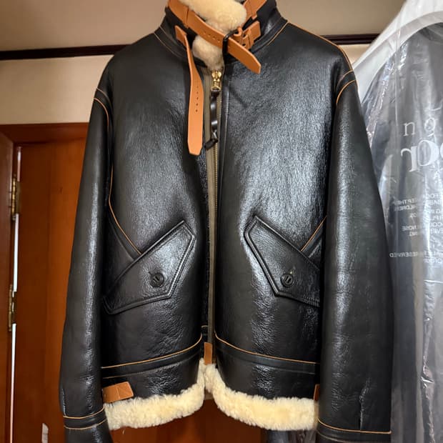 이스트로그 무스탕 L사이즈 팝니다