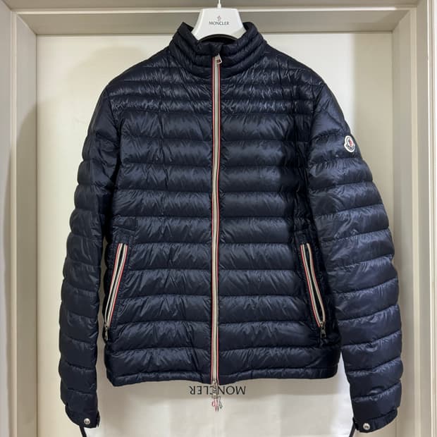몽클레어 다니엘 경량패딩 5사이즈 네이비