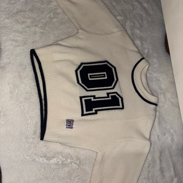 오아이오아이 니트 싸게 팔아요