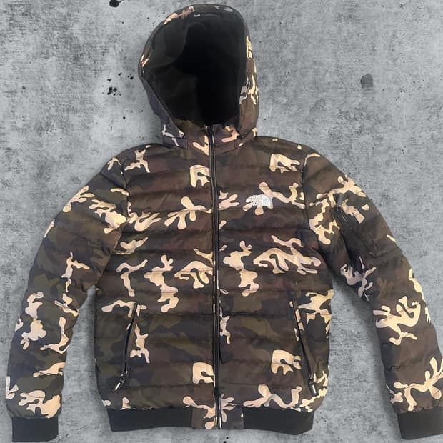 레어 노스페이스 카모 후드 패딩