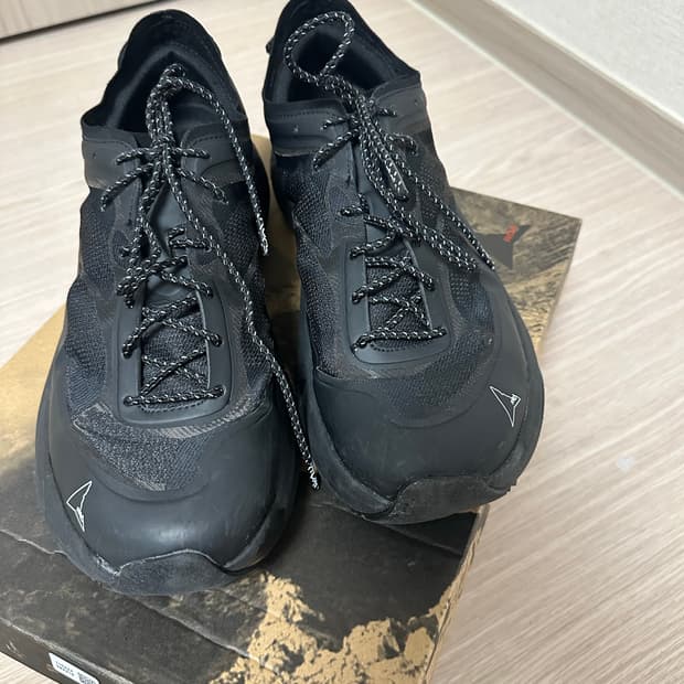 로아 셀라 44사이즈 판매합니다