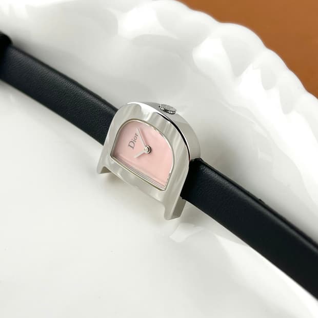 DIOR Lady D line pink shell watch