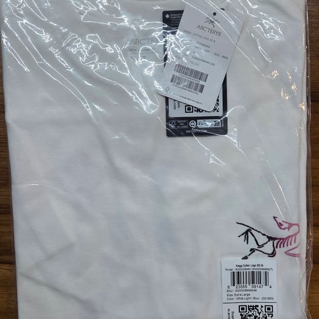 정품 아크테릭스 빅로고 반팔티 xl 화이트(새상품)