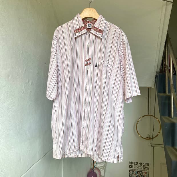 패턴 포인트 박시핏 셔츠