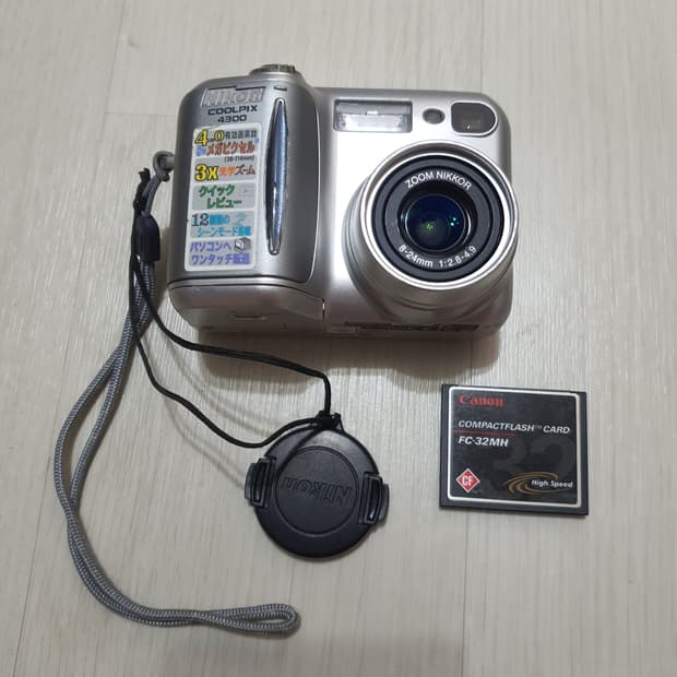 니콘 쿨픽스 4300 디카와 CF카드