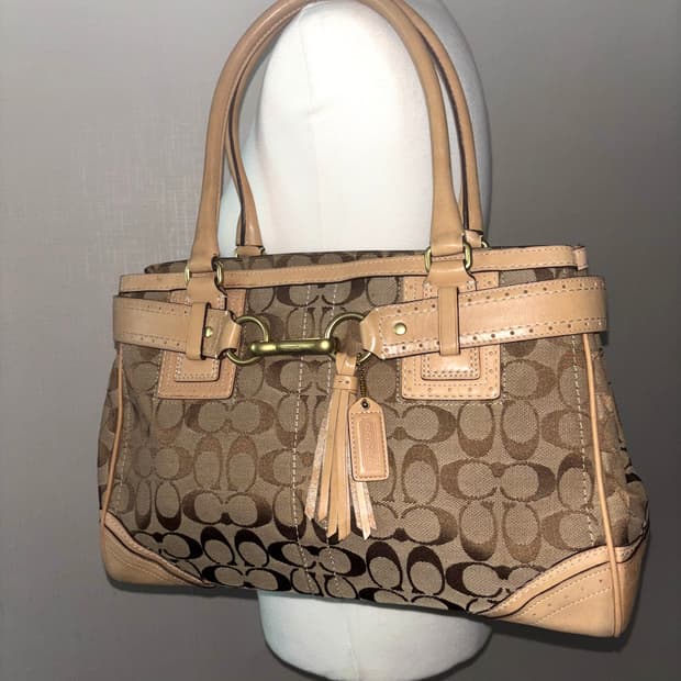 Coach vintage shoulder bag