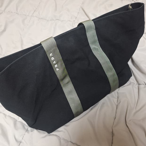 프라다 나일론 토드백 판매합니다