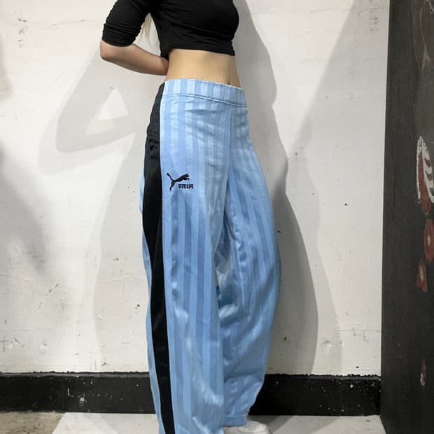 푸마 와이드 스카이 블루 블랙 사이드 라인 와이드 트레이닝 팬츠