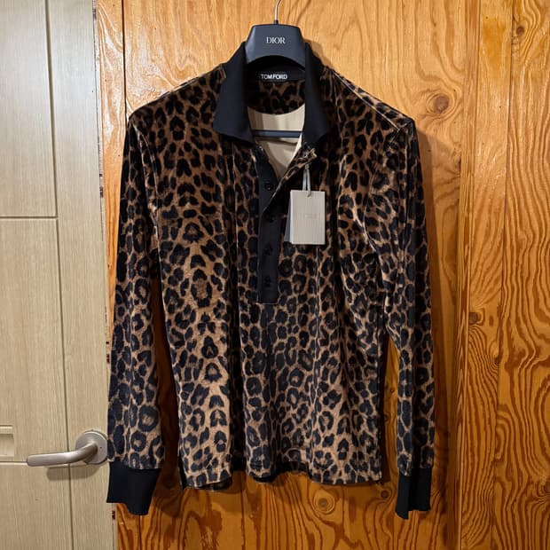 톰포드 24 S/S 레오파드 헨리넥 셔츠 새상품 판매 합니다.
