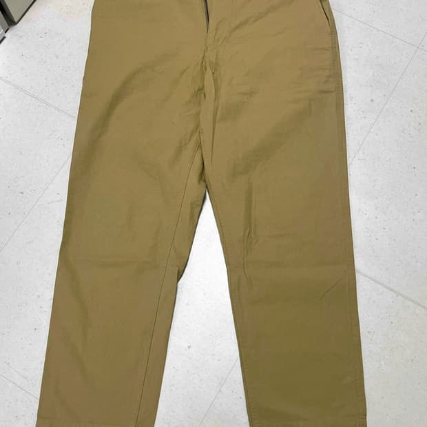 이세이미야케 베이지 치노팬츠