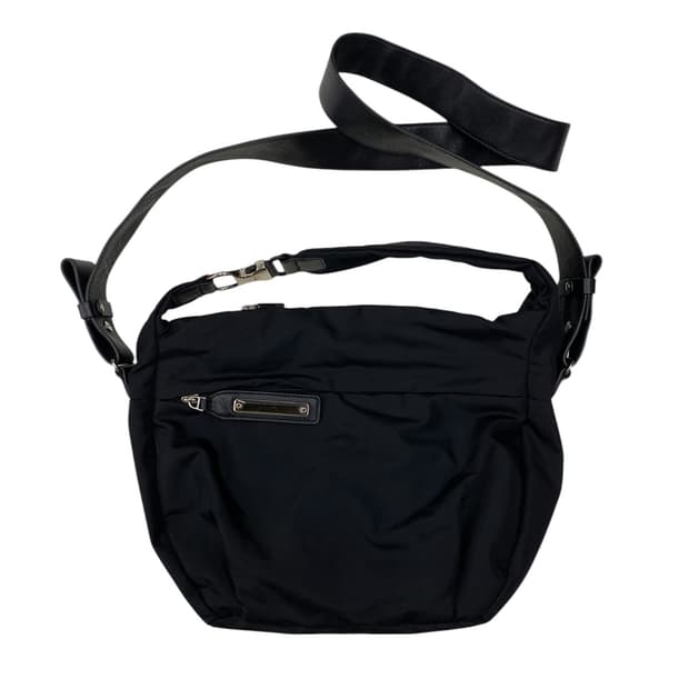 만다리나덕 블랙 폭닥 크로스백