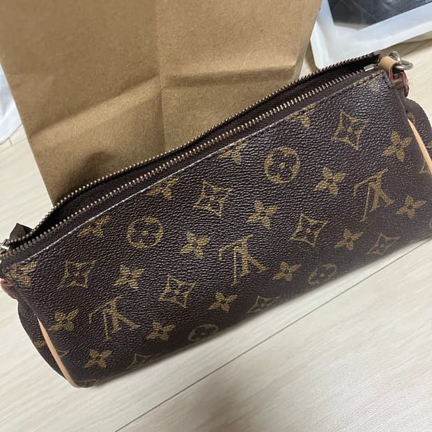 루이비통 클러치백