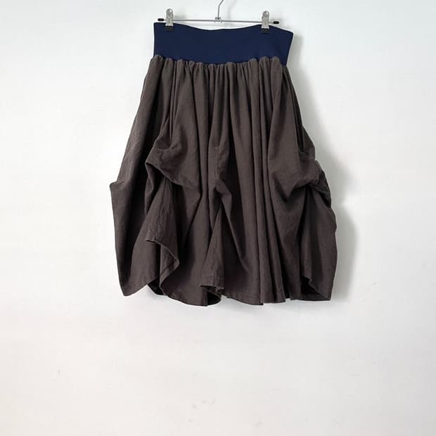 Grunge 3 pintuck banding skirt