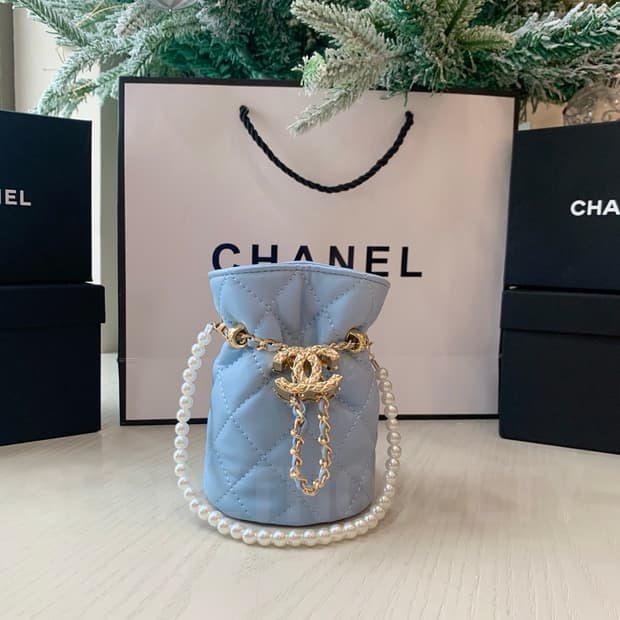 샤넬뷰티 미니 버킷백 진주체인  크로스백 블루 드로스트링 백 
