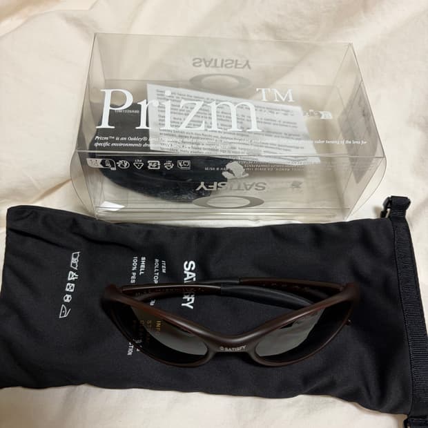 새티스파이 X 오클리 아이자켓 듄