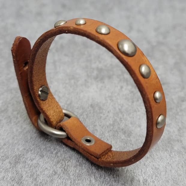 stud  leather bracelet 