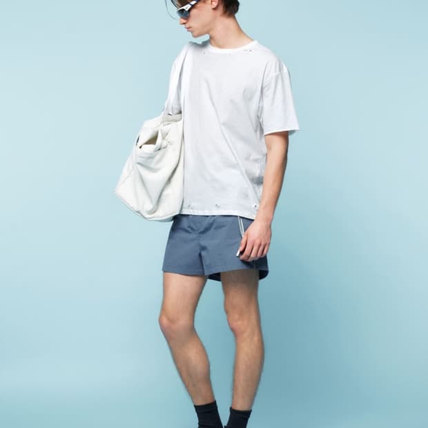 아모멘토 플러스 Distressed Short Sleeve T-Shirt
