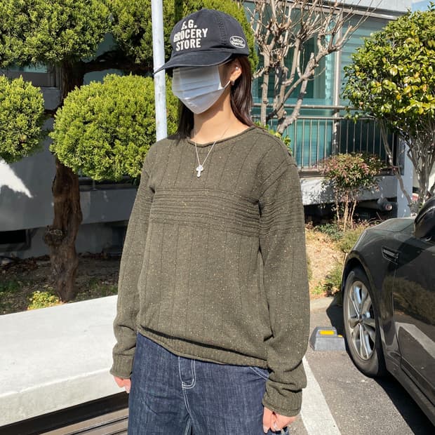 🧶 [INTERMEZZO] 빈티지 텍스처 버튼 포인트 니트