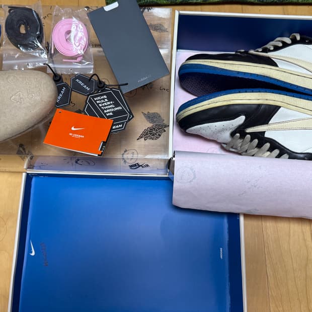 나이키 조던 1 프라그먼트 스캇 로우 275