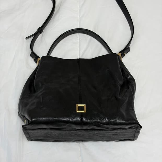 루즈앤라운지 크로스 숄더 토트백 블랙