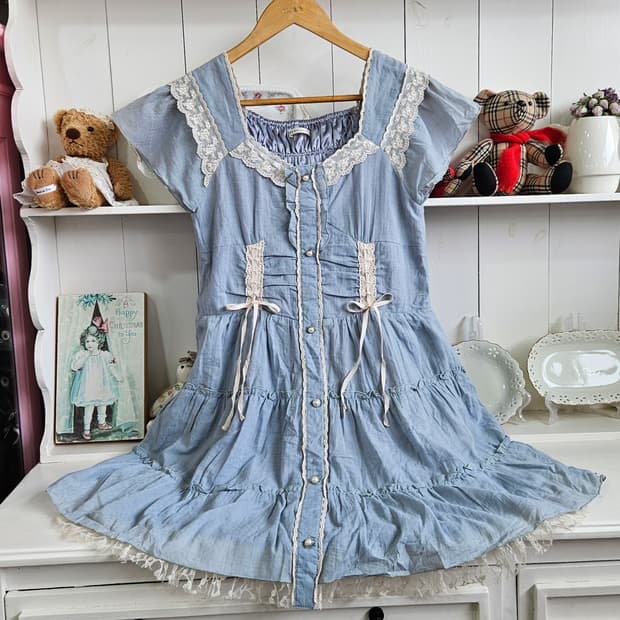 
엑시즈팜(Axes Femme) 소라 레이스 리본 티어드 원피스