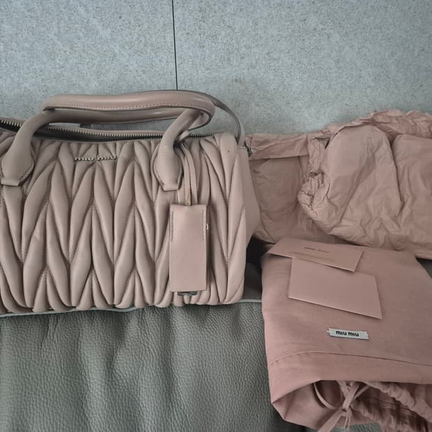 미우미우 레더 연핑크 쓰리웨이백