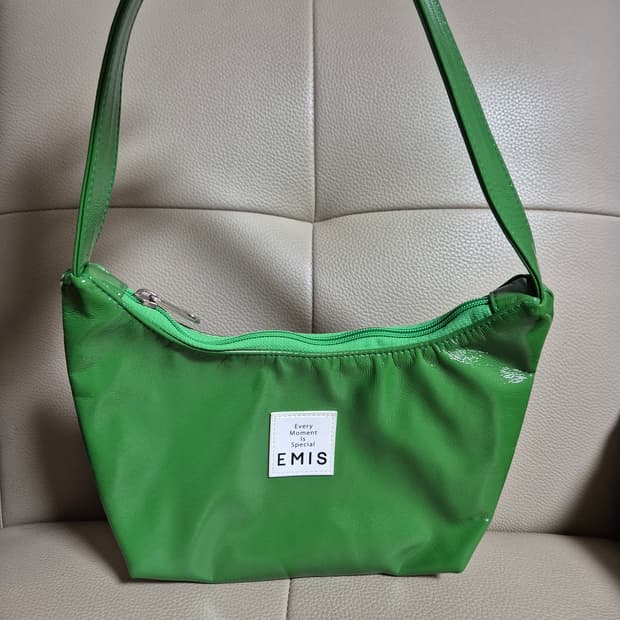 EMIS 이미스 뉴 에나멜 호보백