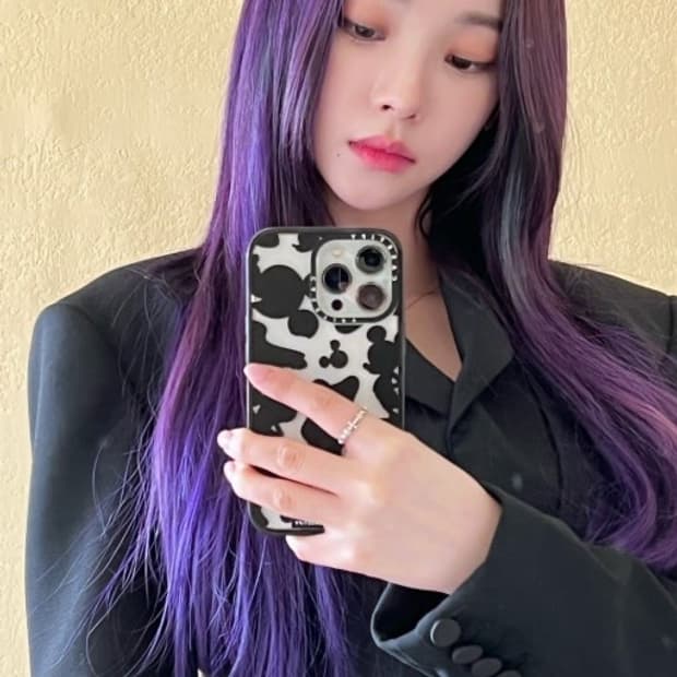 케이스티파이 아이폰13프로 디즈니 콜라보 케이스 카리나 착용