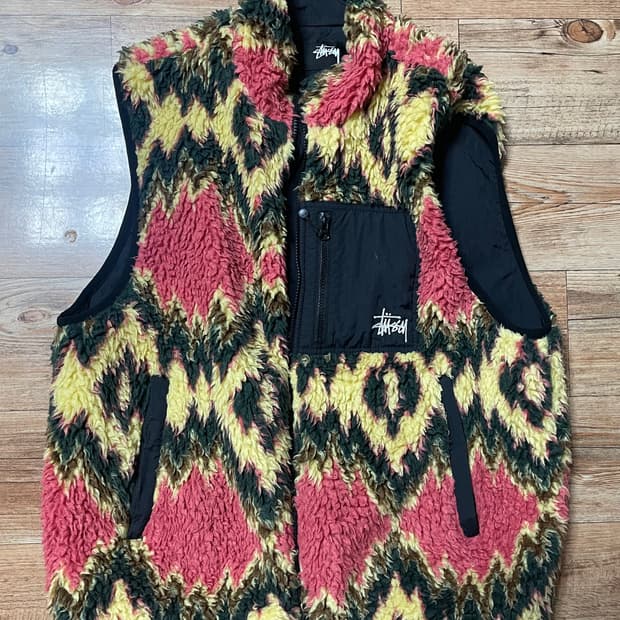 스투시 필모어 쉐르파 베스트 머스타드