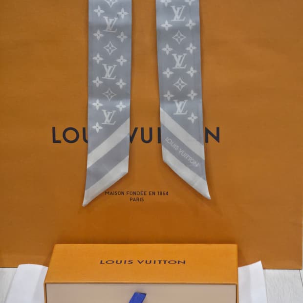 루이비통 실루엣 bb방도 스카프 그레이 m97398