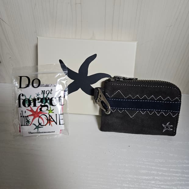 더콜디스트모먼트 카드지갑