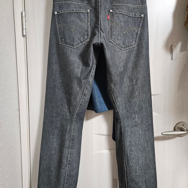 00s 리바이스 엔지니어드진 흑청생지 30x31