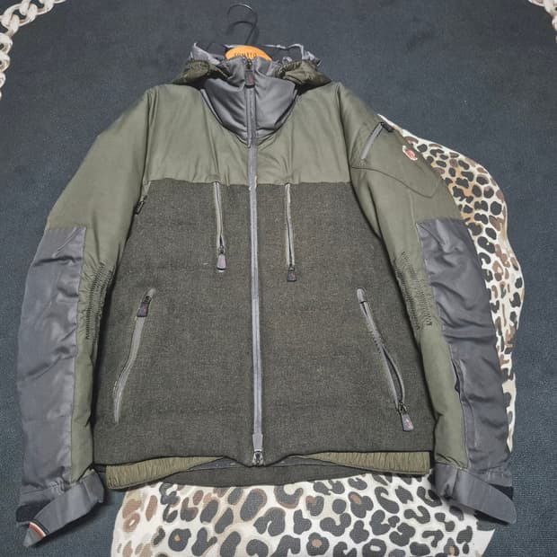 몽클레어 워터프루프 그레노블 스키 다운 패딩 M 정품